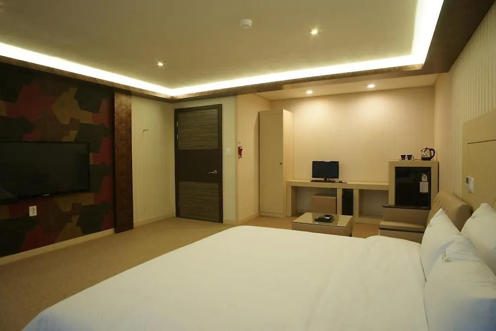 Hotel W Shinjeju 2*, Jeju South Korea
