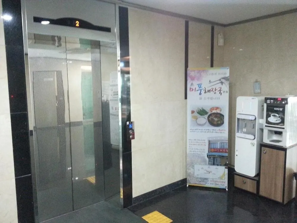 Hotel W Shinjeju Motel